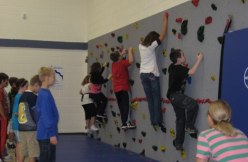 horizontal climbing wall